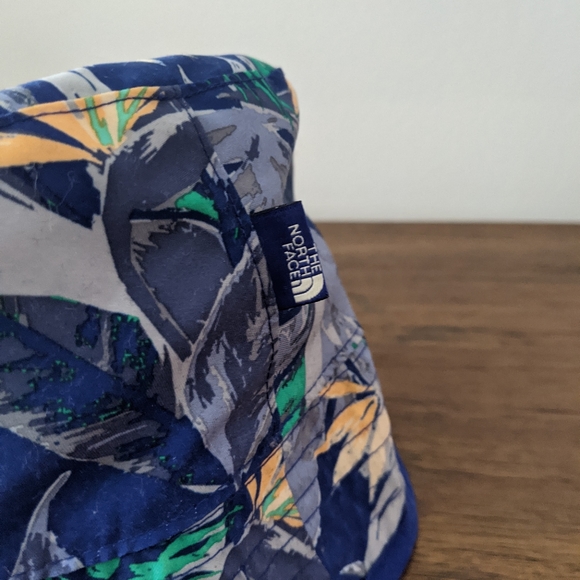 Northface Bucket hat - Picture 3 of 4